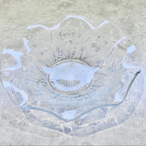 Vintage Depression Glass Jeannette Glass Iris Herringbone Ruffled Bowl - Picture 6 of 8